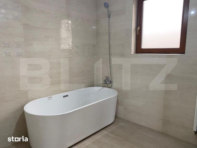Casă cu 5 camere cu Teren 7100 Mp în Salva