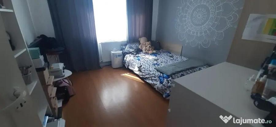 Apartament cu 2 camere decomandat în Republicii