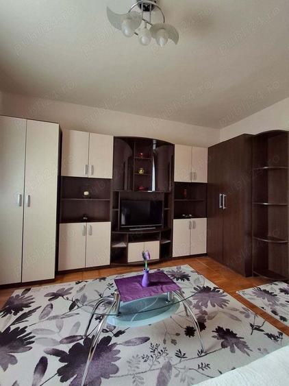 Garsonieră decomandată în Tudor
