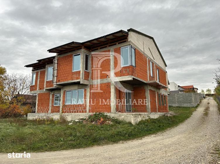 Casă cu 6 camere cu Teren 692 Mp în Iorga