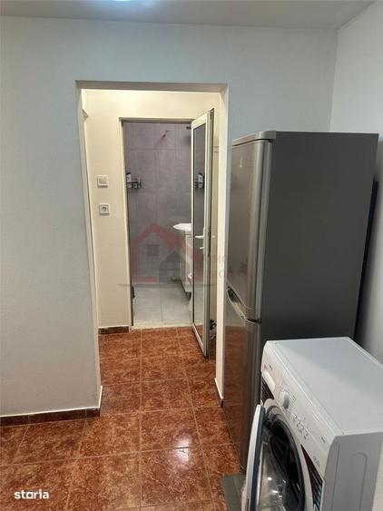 Apartament cu 2 camere decomandat, mobilat în Tei