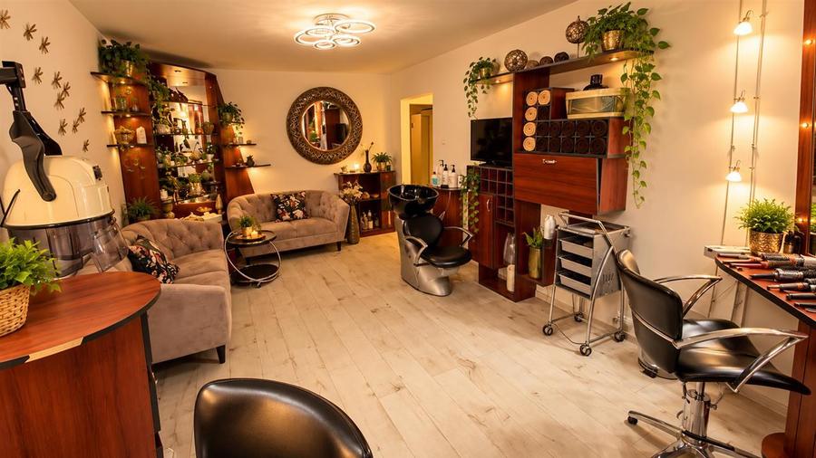Apartament cu 3 camere decomandat în Răcădău