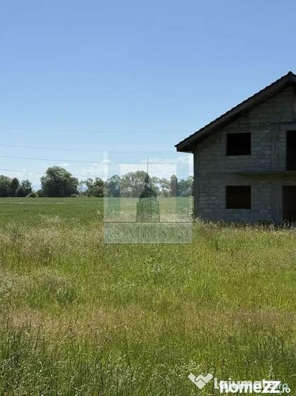 Teren de 50000 mp, în Hălchiu