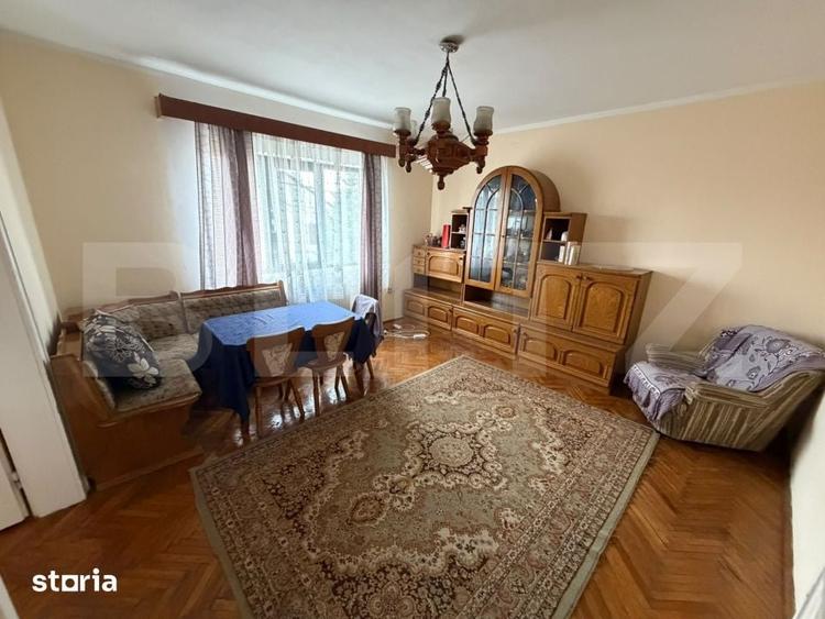 Casă cu 6 camere cu Teren 554 Mp în Solidarității
