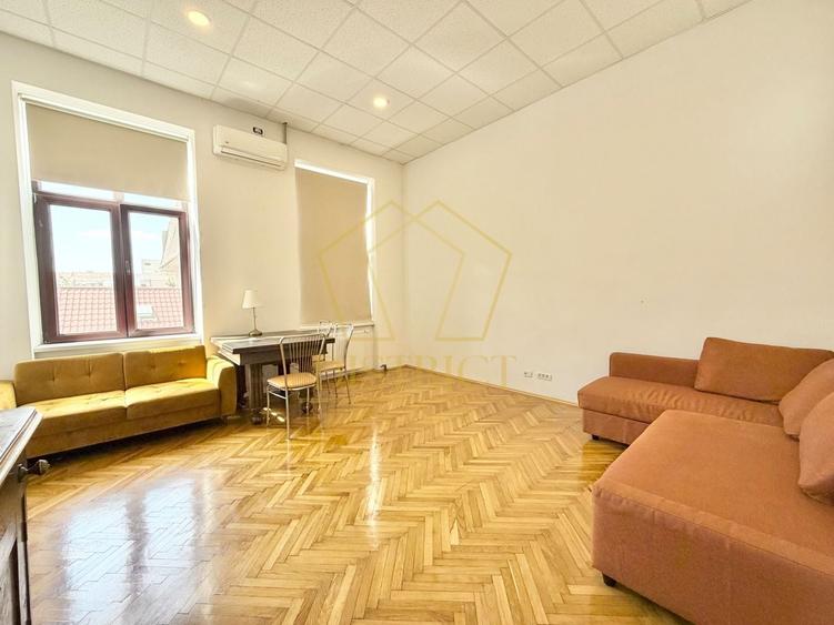 Apartament cu 2 camere semidecomandat, mobilat în Central