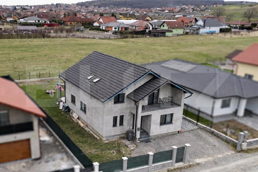 Casă individuală cu 5 camere cu Teren 600 Mp în Reghin