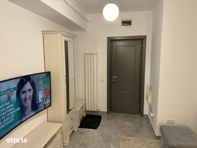 Apartament cu 3 camere în Podu Roș