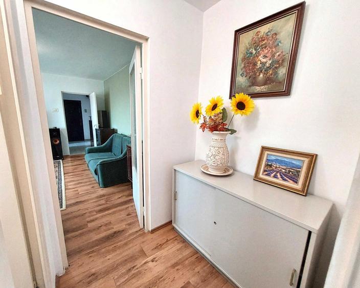 Apartament cu 2 camere semidecomandat în Central
