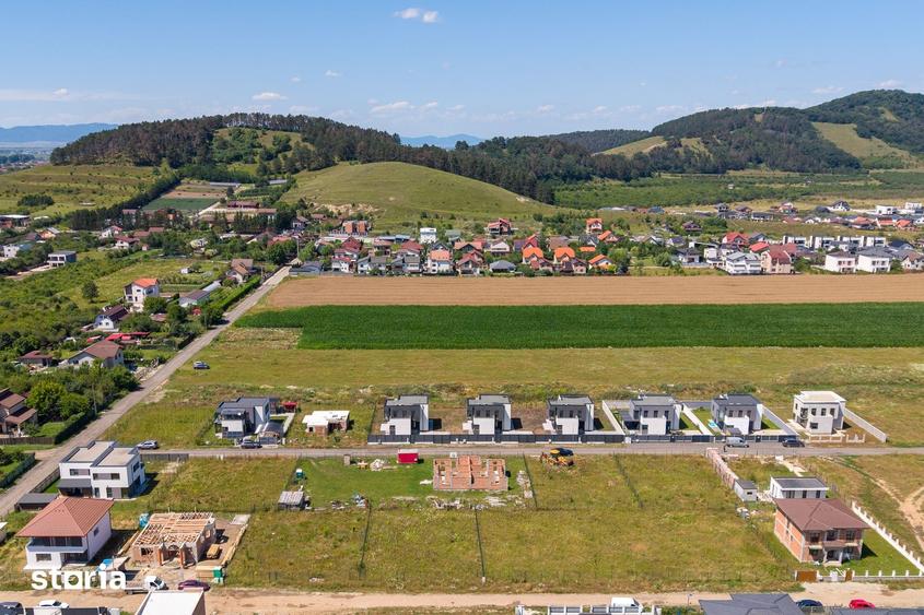 Casă cu 5 camere cu Teren 500 Mp în Noua