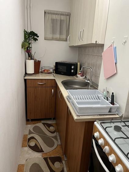 Apartament cu 3 camere semidecomandat în Rogerius