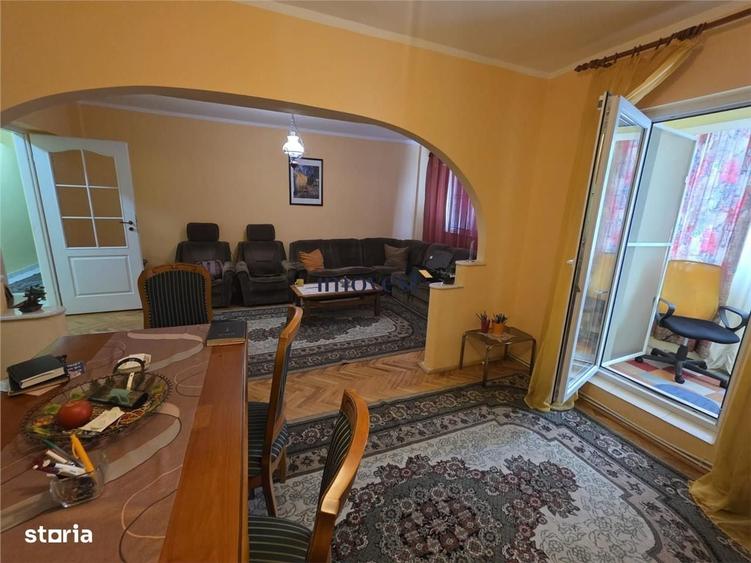 Apartament cu 4 camere în Lucian Blaga