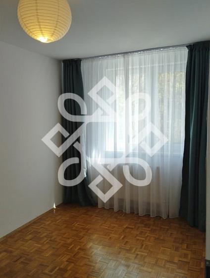 Apartament cu 3 camere semidecomandat în Rogerius