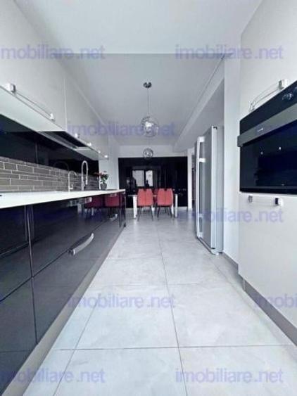 Apartament cu 3 camere decomandat, mobilat în Băneasa