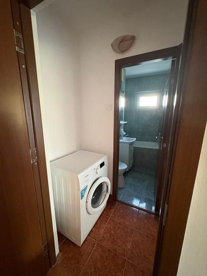 Apartament cu 3 camere semidecomandat în Alexandru cel Bun