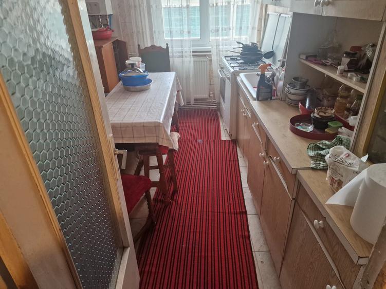 Apartament cu 2 camere decomandat în Precista