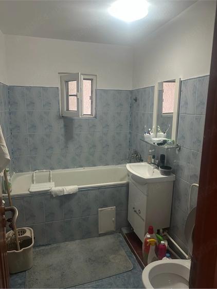 Apartament cu 3 camere decomandat în Buzaului