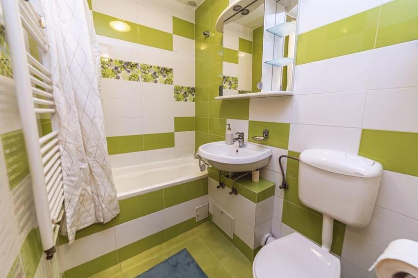 Apartament cu 3 camere decomandat, mobilat în Giulești