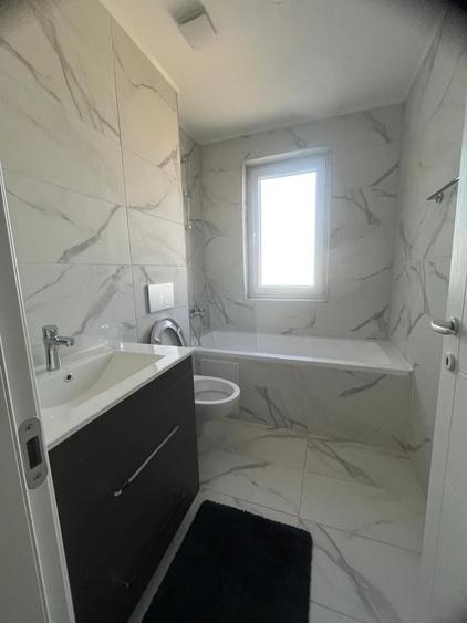 Apartament cu 3 camere decomandat în Ștefăneștii de Jos