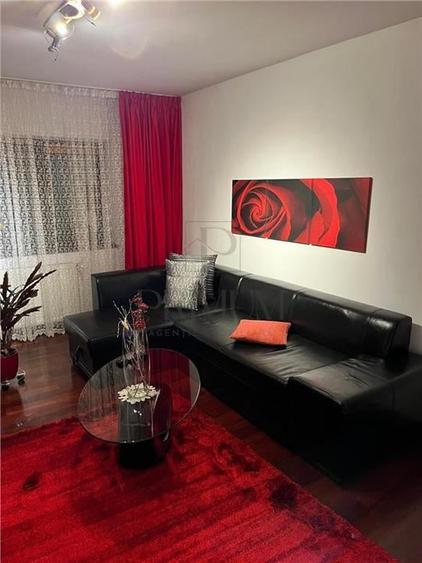 Apartament cu 3 camere decomandat, mobilat în Aradului
