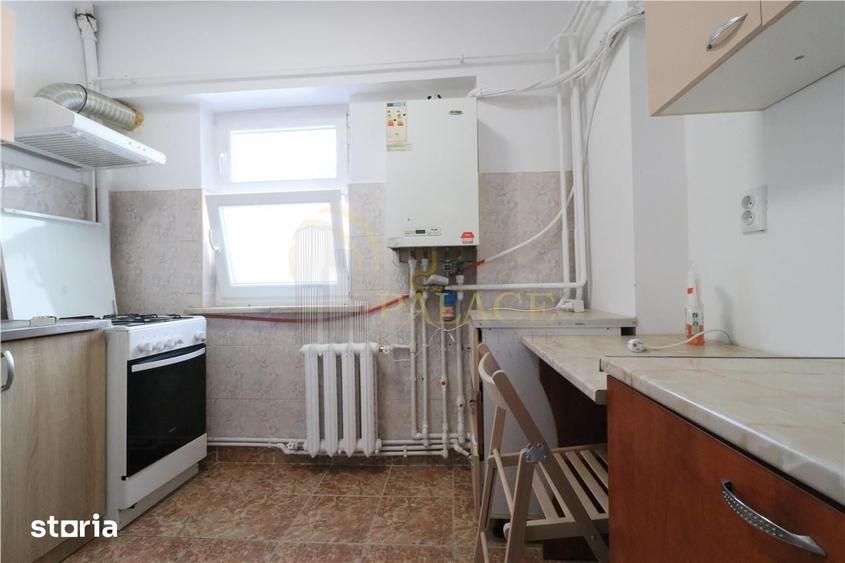 Apartament cu 3 camere decomandat în Hala Centrală