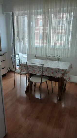 Apartament cu 2 camere decomandat în Traian