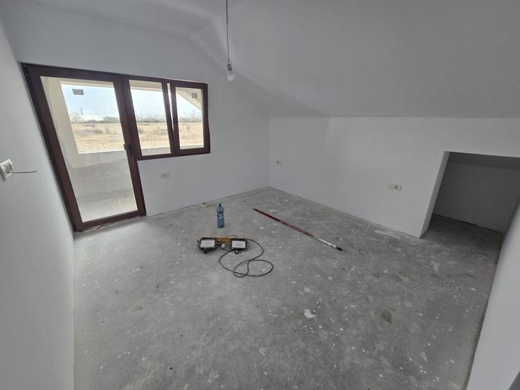 Duplex cu 4 camere cu Canalizare în Moșnița Nouă
