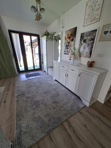 Casă cu 4 camere cu Teren 500 Mp în Sânpetru
