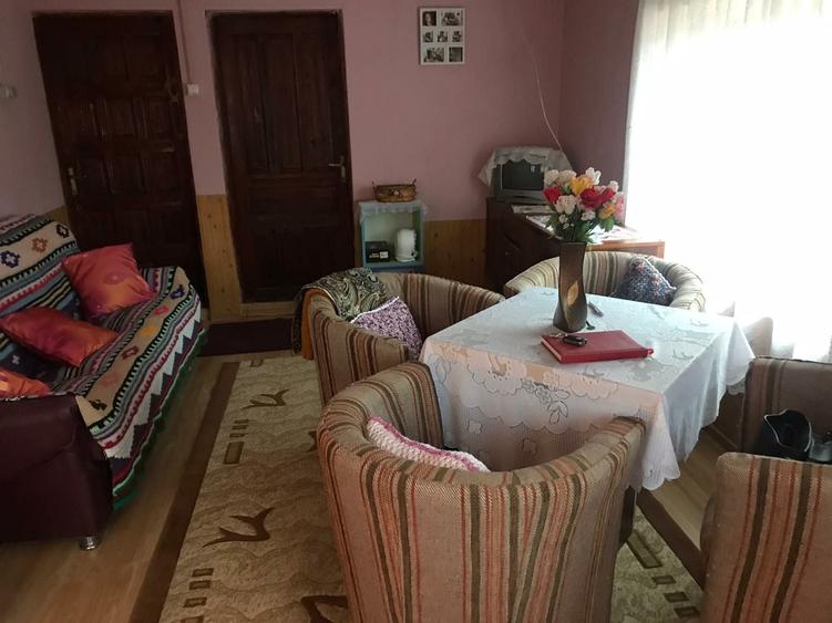 Casă cu 4 camere cu Teren 2500 Mp în Ilovăț