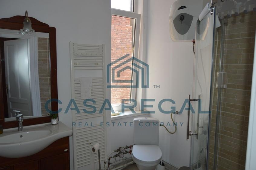 Apartament cu 3 camere semidecomandat, mobilat în Ultracentral