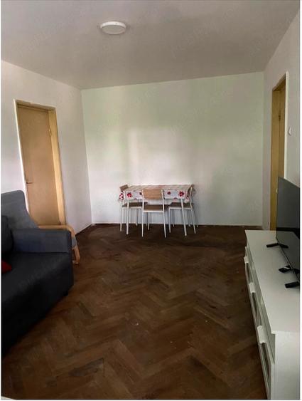 Apartament cu 2 camere decomandat în Berceni