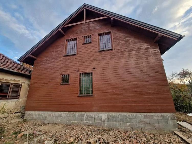 Casă cu Teren 908 Mp în Hidiș