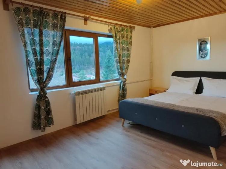 Casă cu 8 camere în Central