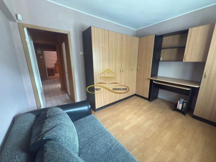 Apartament cu 3 camere decomandat în Ștefan cel Mare