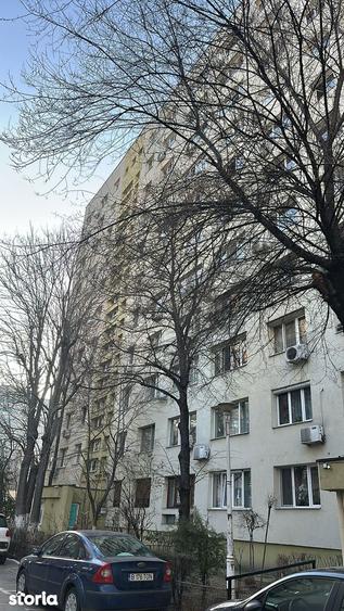 Apartament cu 2 camere decomandat în Tei