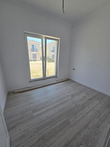 Duplex cu 3 camere cu Canalizare în Moșnița Nouă