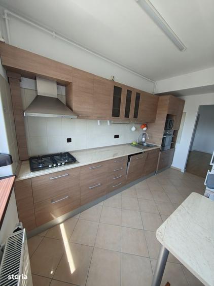 Apartament cu 3 camere decomandat în Foișorul de Foc