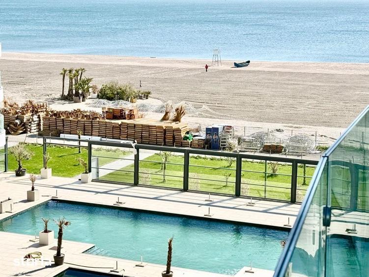 In prima linie, langa plaja cu vedere la mare - Casa del Mar - 1