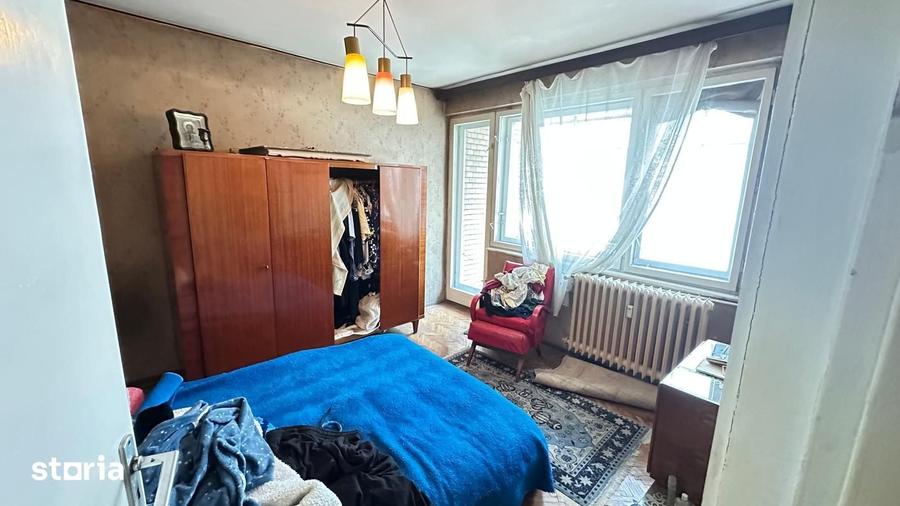 Apartament cu 3 camere semidecomandat în Iancului