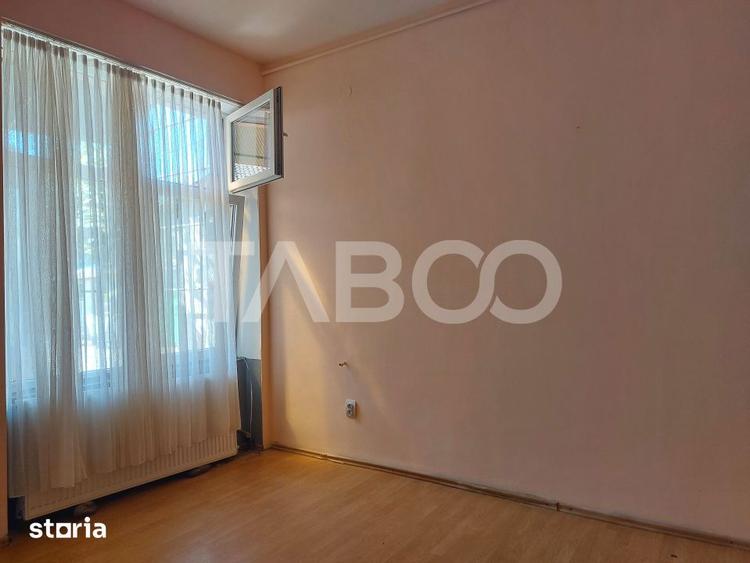 Apartament cu 2 camere nedecomandat, mobilat în Central