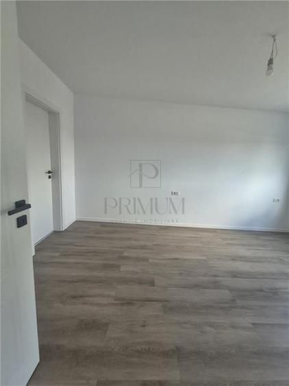Duplex cu 4 camere cu Canalizare în Moșnița Nouă