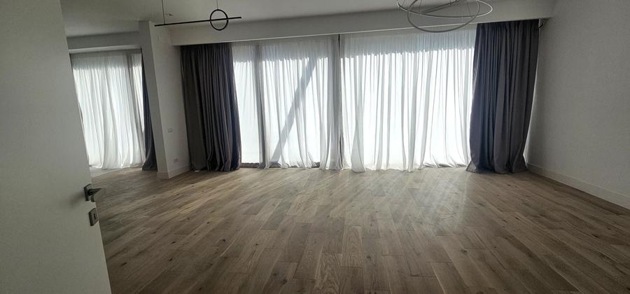 Casă individuală cu 7 camere cu Canalizare în Nord-Vest