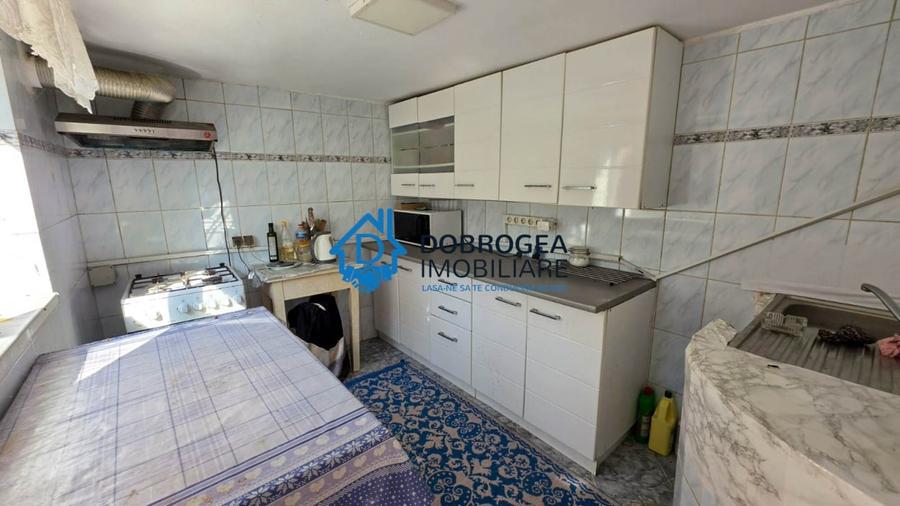 Casă individuală cu 4 camere cu Canalizare în Ultracentral