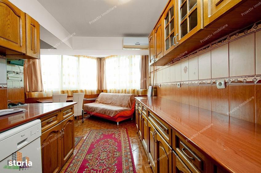 Apartament cu 3 camere decomandat, mobilat în Faleză