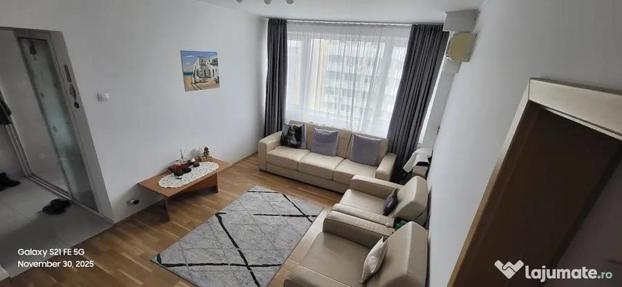 Apartament cu 3 camere semidecomandat în Iancului