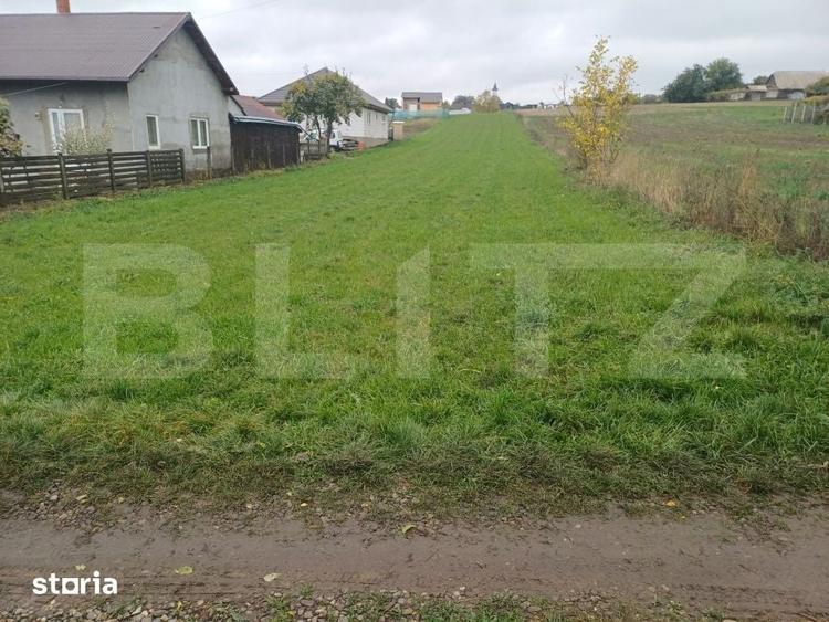 Teren de 2600 mp, în Ipotești