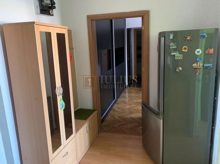 Apartament cu 3 camere semidecomandat, mobilat în Circumvalațiunii