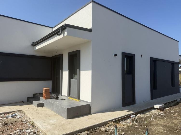 Casă cu 4 camere în Obor