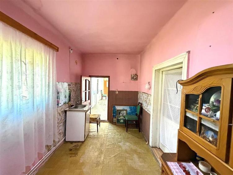 Casă cu 3 camere cu Teren 990 Mp în Tărian