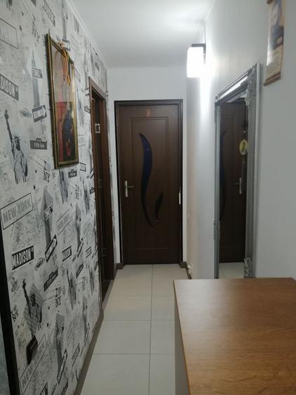 Apartament cu 3 camere semidecomandat în Central