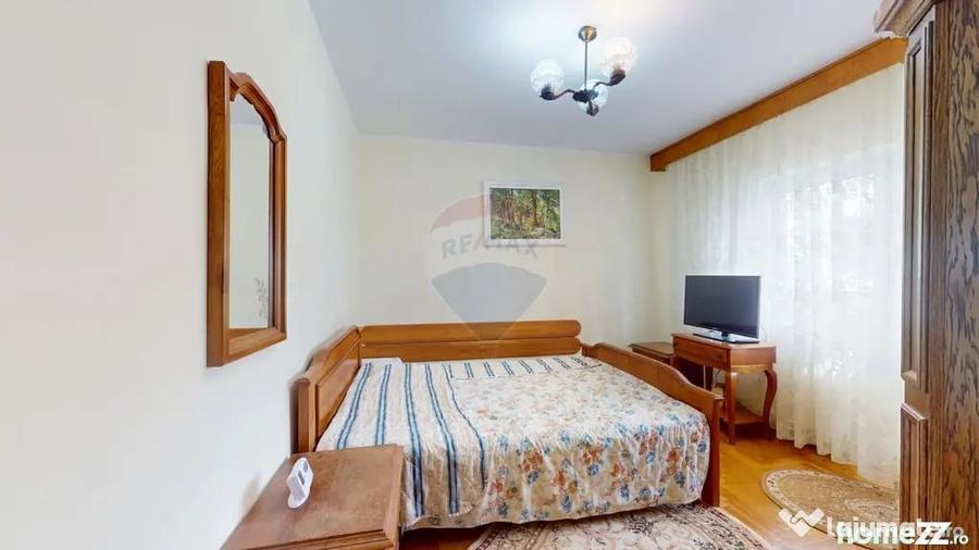 Apartament cu 3 camere decomandat în Eroilor